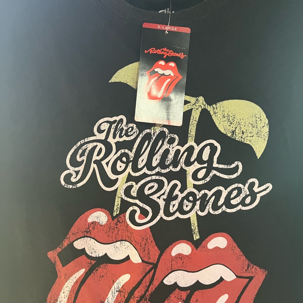 the Rolling Stones Black Tee with Mint Graphic Cherry Worth every penny